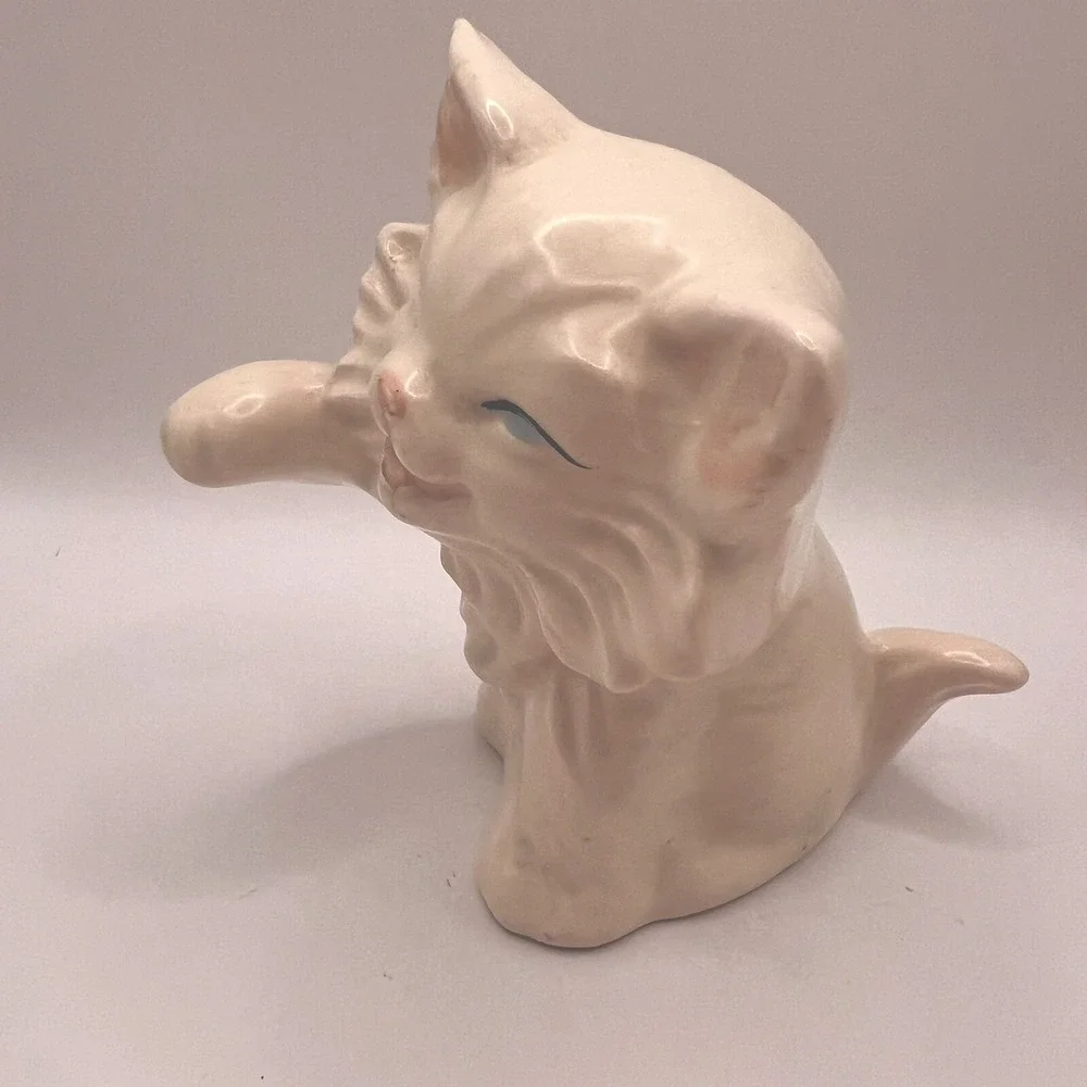 Vintage MCM Ceramic Cat Kitten Figurine White Persian Blue Eyes Adorable 4